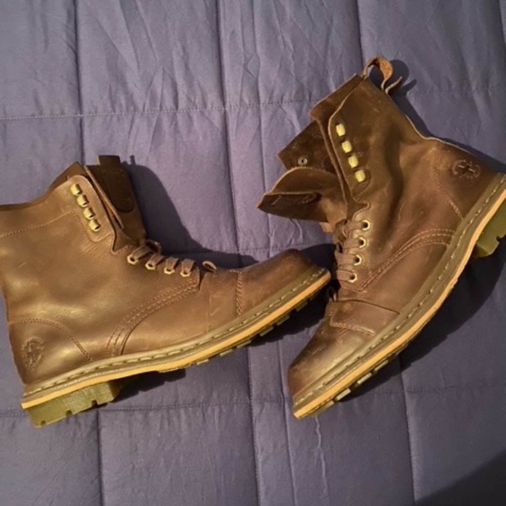Dr Martens Pier Boots